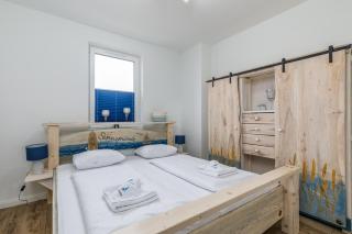 Green Square Apartment with Balcony Świnoujście by Noclegi Renters - Świnoujście - 9