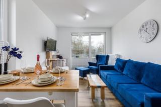 Green Square Apartment with Balcony Świnoujście by Noclegi Renters - Świnoujście - 6