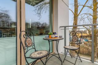 Green Square Apartment with Balcony Świnoujście by Noclegi Renters - Świnoujście - 8