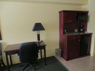 Ramada by Wyndham Hinton - 3