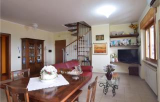 4 Bedroom Cozy Apartment In Rogliano - Rogliano - 9