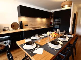Superbe Appartement 4 Étoiles, 2 Chambres, Proche Pistes, Balcon, Parking, Ski & Vélo - FR-1-623-329 - 1