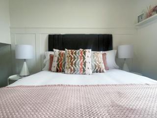 Tettenhall Village Townhouse - 1