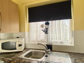 Cosy and Comfortable Holiday Chalet 10 minutes walk to the beach, Norfolk - 1