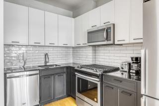 Wall St 1BR w Speakeasy Gym Rooftop NYC-11 - New York - 4