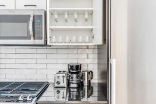 Wall St 1BR w Speakeasy Gym Rooftop NYC-11 - New York - 3