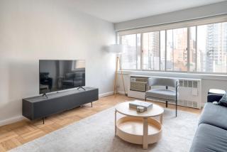 Lenox Hill 2br w elevator doorman NYC-1012 - 9