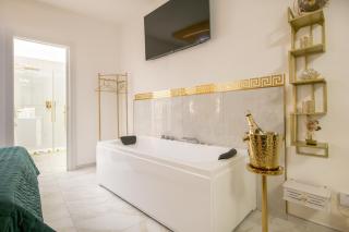 FASHION APARTMENT GOLD Bologna with JACUZZI & CAR GARAGE - Bolonia - 2
