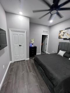 The palm suite - Lehigh Acres - 1