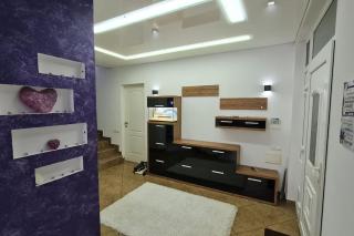 MeLux Airport House - - 1