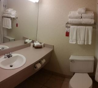 Gold Circle Inn - 8