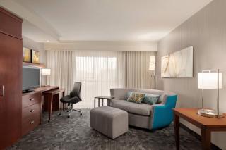 Courtyard by Marriott Potomac Mills Woodbridge - Woodbridge - 1