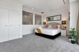 Your Family Getaway - Rooftop Spa & Pool! - 3