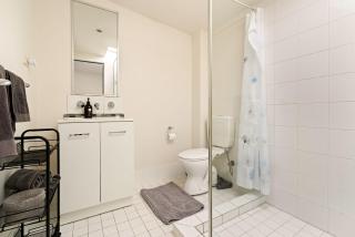 Modern 1 Bedroom Apartment - Sydney - 1