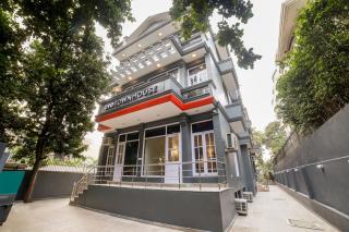 Townhouse 330 DLF Phase-2 Near Leisure Valley Park - 7