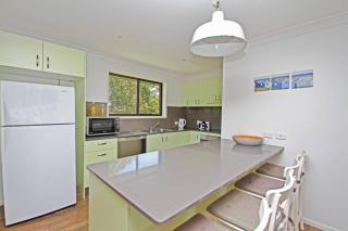 Red Door Beach House - Marcoola - 9