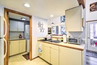 Dreamy Waterfront Studio with Hood Canal Views - Shelton - 3