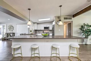 7 Mi to Downtown Phoenix Home with Pool and Foosball! - Phoenix - 4