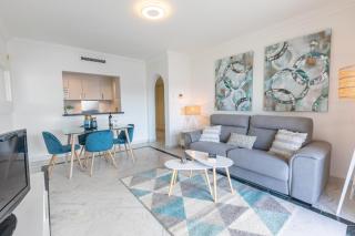 VACATION MARBELLA I Marina de Banus Beach Retreat, Next to Marina and Shops, 24-7 security - Marbella - 1