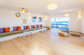 Boutique Beach Villa by Lanzarote Retreats - Private Pool - 1 min walk to Sea Pool - 1