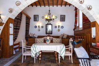 Traditional Dream House - Soroni - 5