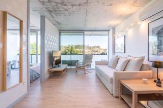 Host Wise - Luxurious Impressive Apartment - Balcony and Pool - 8