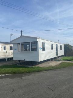No. 1 Family Caravan at Golden Gate Holiday Centre, Sleeps 6 - Abergele - 0