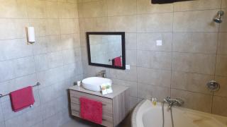 Villa - Sleeps 7 - Pets Ok - Pool - Parking - 3