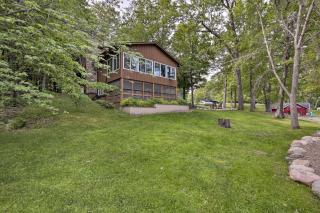 Lakefront New Auburn Apartment with Shared Dock - 5