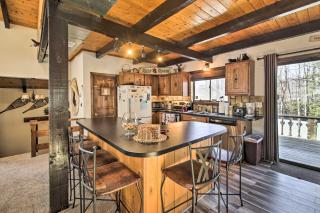 Swiss-Style Chalet with Fireplace - Near Story Land! - Bartlett - 1
