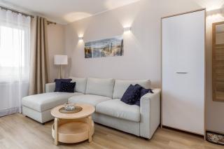 Pet-Friendly Apartment with Air Conditioning Jagiellońska by Noclegi Renters - 3