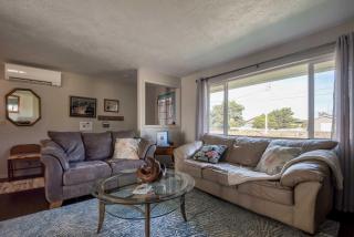 Shore Delight Waldport Home and Deck, Walk to Beach - 6