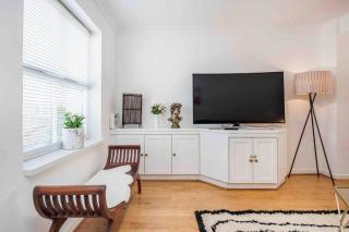 Stunning Victorian 3 Bed House Central Windsor - 1