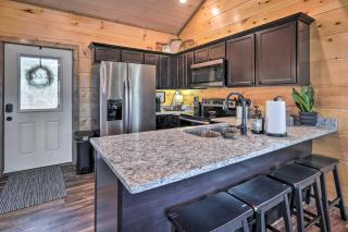 Pigeon Forge Cabin Private Hot Tub and Views! - 3