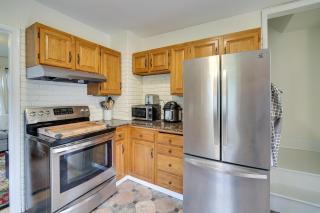 Charming Tacoma Vacation Home w/ Fenced Yard - 2