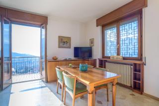 Lake View Villa with Private Parking - 3