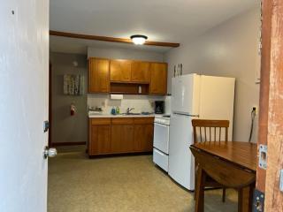 Little Bluff Inn - - 1