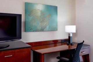 Delta Hotels by Marriott Chesapeake Norfolk - 3