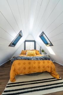Modern A Frame in the woods Pet friendly - 7