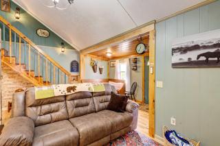Adorable Ellijay Cabin with Hot Tub and Fire Pit - 5