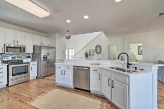 Pool Access and Steps to Beach Coastal Getaway! - Gulf Shores - 9