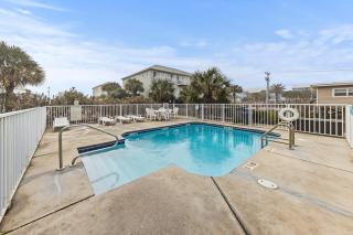 SummerEscape - Retreat - Steps to Beach - SpaciousWestBeachCondo - Gulf Shores - 4