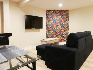 Private Basement, Bath, Living Area In Morrison - 2