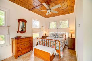 Pet-Friendly Garden Studio in Woodland Heights! - 2