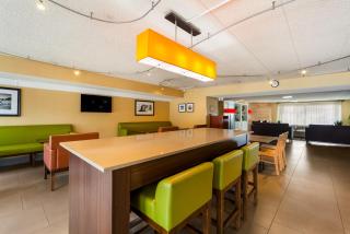 Wingate by Wyndham Lincoln Airport East - Lincoln - 1