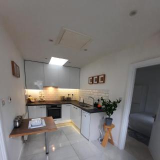 Dannifar Guest House - London - 9