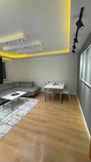 Greenside Apartment 3 - 7