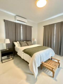 Breathtaking 3-Br Beachside Apt - San Juan - 9