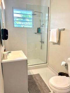Breathtaking 2-Bedroom Beachside Apartment - San Juan - 3