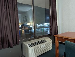 Luxury inn - Mustang - 1